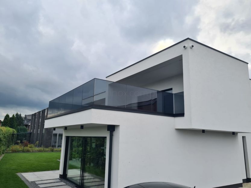 Balustrada całoszklana szkło 8,8,4 mm VSG ESG mocowanie w listwie aluminiowej 