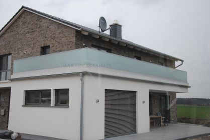 Balustrada całoszklana szkło 8,8,4 mm VSG ESG  mocowanie na wierzch 